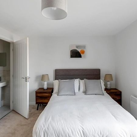 Spacious 1 Bedroom Apartment In A Converted Mill Leeds  Exteriör bild