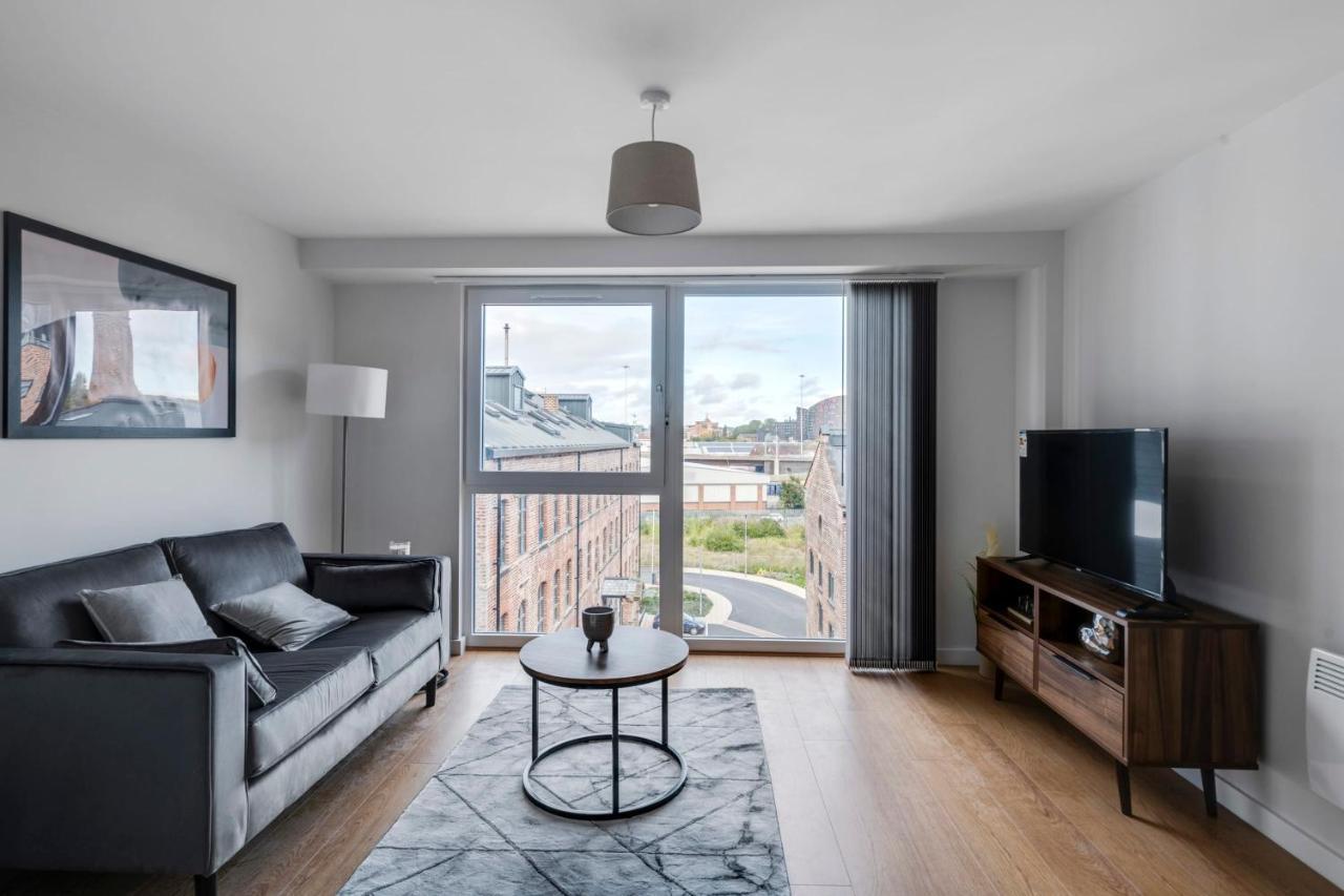 Spacious 1 Bedroom Apartment In A Converted Mill Leeds  Exteriör bild