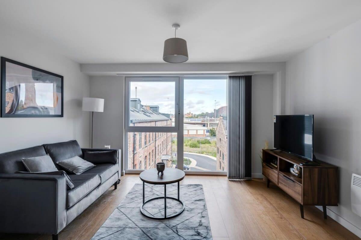 Spacious 1 Bedroom Apartment In A Converted Mill Leeds  Exteriör bild