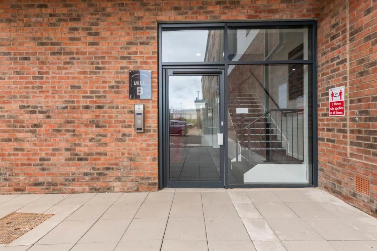 Spacious 1 Bedroom Apartment In A Converted Mill Leeds  Exteriör bild